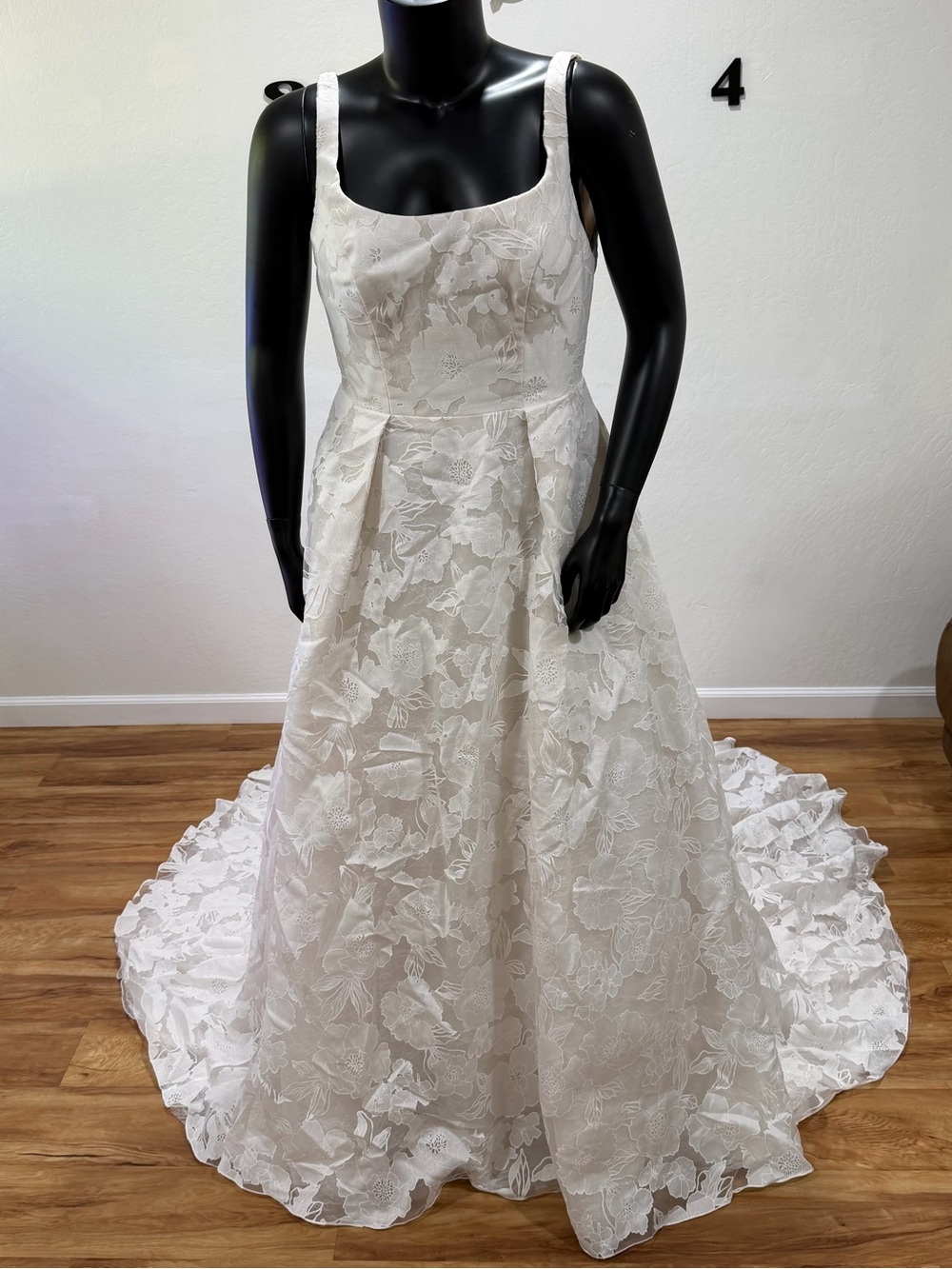 NWT Justin Alexander Olivine D1005 Wedding Dress Size 16 Sand Ivory